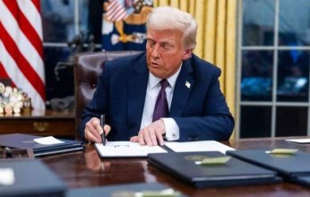 ترامب يعتزم فرض رسوم إضافية على السيارات المستوردة.. هل ترتفع أسعارها عالميا؟