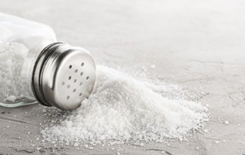 "الصحة العالمية" تدعو إلى بدائل منخفضة الصوديوم للحد من المخاطر الصحية للملح