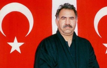 مؤسس حزب العمال الكردستاني يدعو إلى حل الحزب والتخلي عن سلاحه