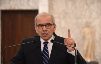 رئيس الوزراء اللبناني يحذر من تصاعد التوتر جنوباً ويدعو لضبط الأوضاع الأمنية