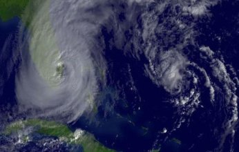 أمريكا.. قتلى ودمار هائل جراء سلسلة أعاصير تضرب ولايات جنوب شرق البلاد