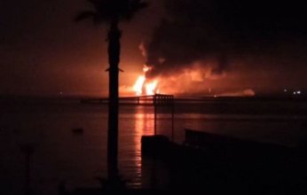 غارات إسرائيلية تستهدف الميناء الأبيض في محافظة اللاذقية السورية