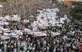 على قلب رجل واحد وتحت شعار «إحنا معاك يا ريس».. المصريون يؤكدون الوقوف خلف القيادة السياسية برفض تهجير الفلسطينيين من أرضهم