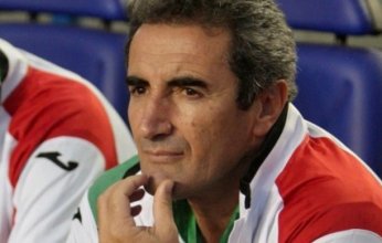 وفاة أسطورة الكرة الجزائرية جمال مناد