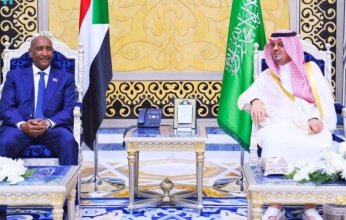 البرهان يصل إلى السعودية