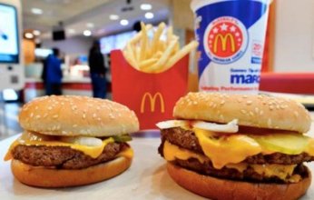 أستراليا تحذر من تأثير تعريفة ترامب على أسعار «البرجر» في أمريكا.. ما القصة؟