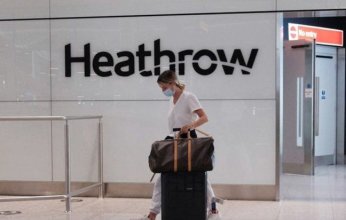 مطار هيثرو يستأنف عملياته بالكامل بعد تعطل بسبب حريق وانقطاع الكهرباء