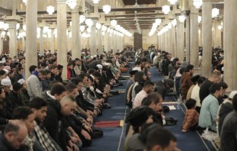 الجامع الأزهر يحتضن آلاف المصلين في الليلة السادسة من شهر رمضان