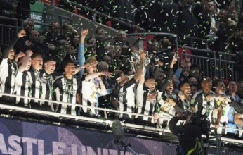 ليلة تاريخية طال انتظارها.. نيوكاسل يهزم ليفربول ويتوج لأول مرة بكأس "كاراباو"