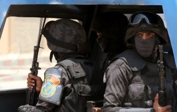 القبض على نجم منتخب مصر السابق وترحيله إلى السجن.. ما القصة؟