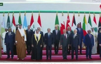 الرئيس المصري يشكر القادة العرب المشاركين في القمة العربية غير العادية بالقاهرة