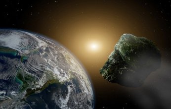 كويكب بحجم الهرم يقترب من الأرض بسرعة فائقة.. هل يمثل خطورة؟