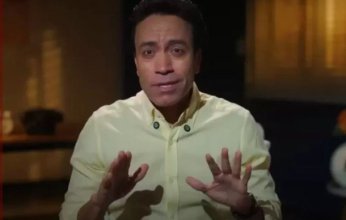 الرئيس المصري يشيد بالفنان سامح حسين وبرنامجه الرمضاني قطايف