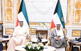 أمير الكويت يستقبل رئيس مجلس الوزراء بالإنابة لأداء وزير الكهرباء والماء اليمين الدستورية