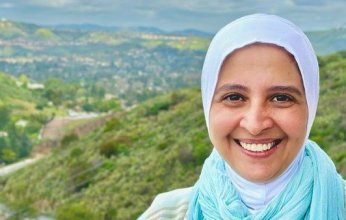 الفنانة المصرية المعتزلة حنان ترك تحتفل بعيد ميلادها الـ 50