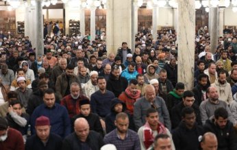 بث مباشر.. آلاف المصلين يؤدون العشاء والتراويح بالجامع الأزهر ليلة 9 رمضان
