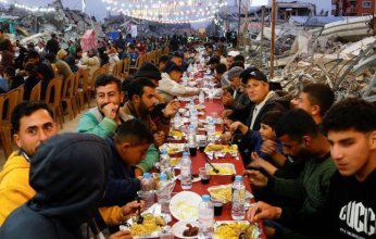 قطر الخيرية تنظم أكبر مائدة إفطار للنازحين في غزة