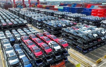 الصين تندد بقرار واشنطن بفرض رسوم جمركية جديدة على السيارات المستوردة