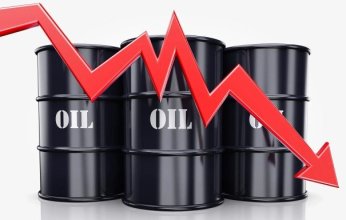 النفط يتجه نحو أكبر خسارة أسبوعية منذ أكتوبر الماضي.. ماذا يحدث في الأسواق العالمية؟
