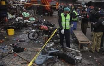 مقتل 5 أشخاص وإصابة 14 آخرين جراء انفجار بالقرب من حافلة ركاب غرب باكستان