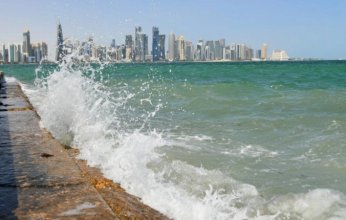 طقس قطر اليوم الأحد.. الأرصاد تحذر من رياح قوية على الساحل وفي عرض البحر