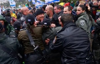 آلاف الإسرائيليين يتظاهرون في القدس احتجاجًا على مقترح إقالة رئيس "الشاباك".. ماذا يحدث بدولة الاحتلال؟