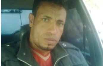 مشهد مؤثر| بالفيديو.. شاهد لحظة وفاة شاب خلال صلاة التراويح في مصر