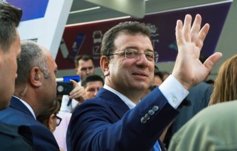 محكمة تركية تقضي بسجن رئيس بلدية إسطنبول بتهم فساد وإرهاب