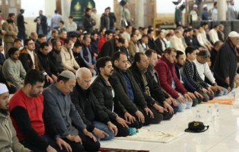 آلاف المصلين يؤدون العشاء والتراويح بالجامع الأزهر في الليلة العاشرة من رمضان