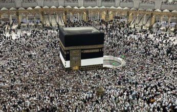 بدءًا من الغد.. السعودية تمنع دخول المقيمين مكة المكرمة دون تصريح