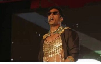 نقابة المهن الموسيقية تعلق على ملابس محمد رمضان المثيره للجدل