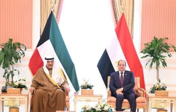 الكويت.. الرئيس المصري يستقبل ولي العهد