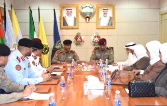 الجيش الكويتي وجامعة الكويت يبحثان تبادل الخبرات في المجالات الأكاديمية والعسكرية