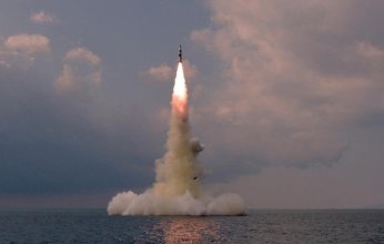 كوريا الشمالية تختبر مدمرة جديدة وكيم يدعو إلى تسريع التسليح النووي البحري