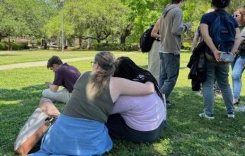 إصابة 6 أشخاص على الأقل في حادث إطلاق نار بجامعة ولاية (فلوريدا) الأمريكية.. ماذا يحدث؟