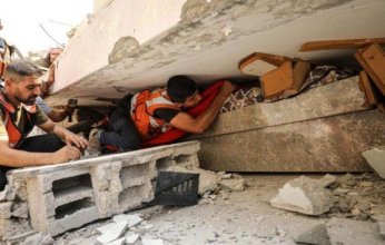 الدفاع المدنى بغزة يشكو جرائم الاحتلال: وجدنا مسعفا مقطوع الرأس