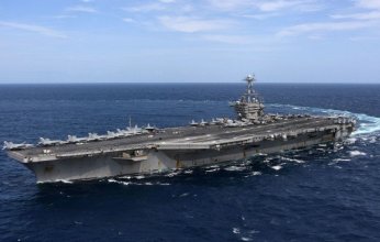 جماعة الحوثي تعلن استهداف حاملة طائرات أمريكية في البحر الأحمر بمسيرات وصواريخ مجنحة.. ما التفاصيل؟