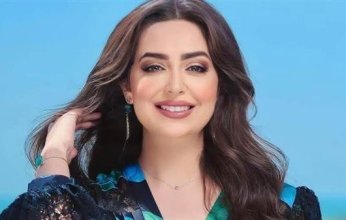 شاهد.. هبة مجدي تشارك جمهورها بأول ظهور لها من أمام الكعبة أثناء العمرة