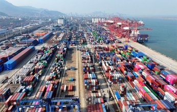 التجارة الخارجية للصين في السلع والخدمات تصل إلى 4.27 تريليون يوان في مارس الماضي