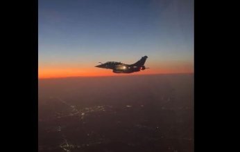 شاهد.. ماكرون ينشر فيديو للرافال المصرية ترافق طائرته الرئاسية فور وصوله لمصر