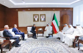وزير الخارجية الكويتي يلتقي كلا من وزير المالية ومحافظ سلطة النقد في دولة فلسطين