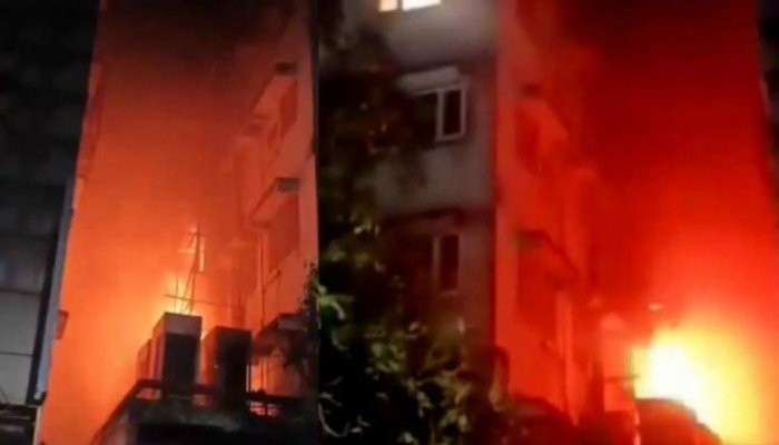 ماذا يحدث في الهند؟.. مصرع 15 شخصًا في حريق مروع بفندق «ريتوراج» في كالكوتا ماذا يحدث في الهند؟.. مصرع 15 شخصًا في حريق مروع بفندق «ريتوراج» في كالكوتا