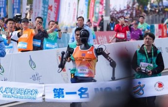 روبوتات في سباق نصف ماراثون: الصين تمزج الرياضة بالتكنولوجيا في أول منافسة من نوعها