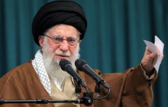 خامنئي يضع جيش إيران في حالة تأهب قصوى