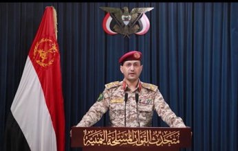 الحوثيون يعلنون الاشتباك مع حاملة الطائرات الأمريكية هاري ترومان وقطع بحرية أخرى.. ماذا يحدث؟