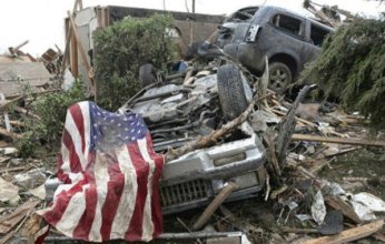 مقتل 16 شخصا على الأقل في فيضانات وأعاصير تضرب أجزاء من أمريكا.. ماذا يحدث؟