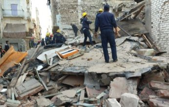 انهيار عقار قديم مكون من 3 طوابق وسط محافظة الإسكندرية في مصر