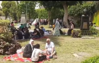 بالفيديو.. المصريون يحتفلون بشم النسيم في الحدائق والمتنزهات.. طقوس فرعونية تعيش في وجدان شعب