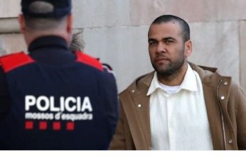 قرار عاجل من النيابة العامة الإسبانية بشأن اتهام داني ألفيش باغتصاب شابة في برشلونة