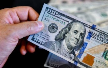 استقرار سعر الدولار أمام الجنيه في البنوك المصرية اليوم السبت